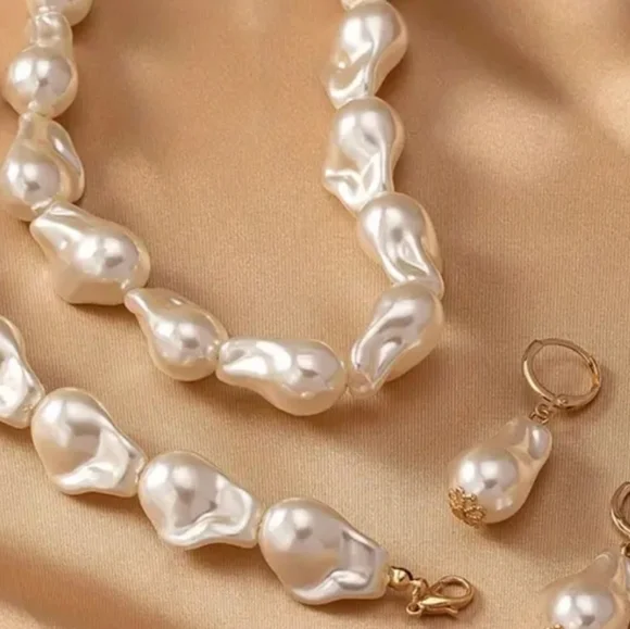 Baroque Pearl Set - Picture 3 of 3
